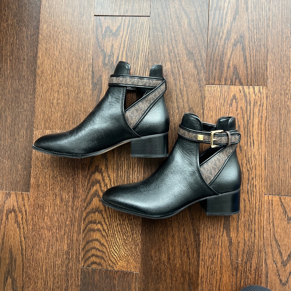MICHAEL KORS Britton ankle boots - Picture 5 of 9